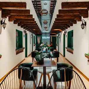 https://hotel-selah.guatemalaantiguahotels.com
